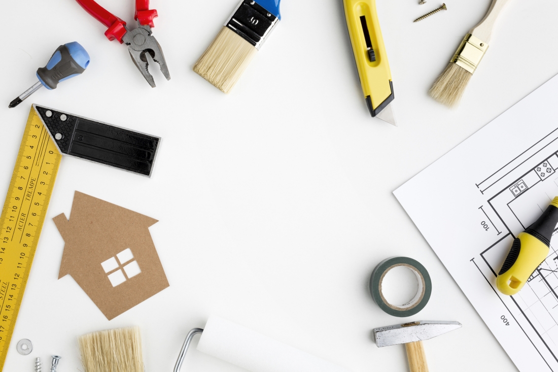 cardboard-house-with-tools-top-view